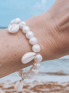 Classic on the Beach Shell Pearl Bracelet